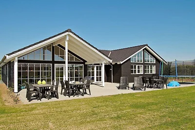 Luxurioses Strandhaus mit Pool