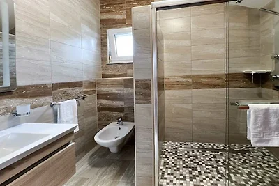 Villa in Rogoznica met wifi en...