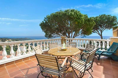 Urocza willa z 3 sypialniami w Lloret de Mar