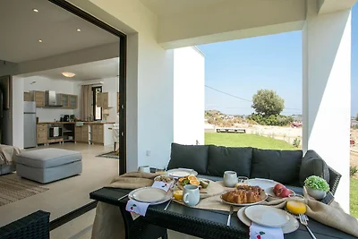 Villa am Hang der Nähe des Strandes von...