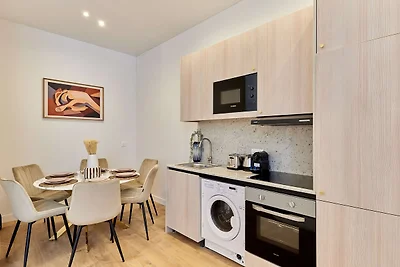 Elegante apartamento con aire acondicionado e...