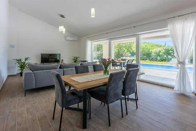 Three Bedroom Villa with Swiming Pool