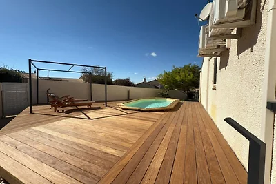 Moderne villa in Vendres met zwembad
