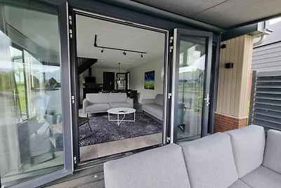 Watervilla in Balk met eigen aanlegsteiger