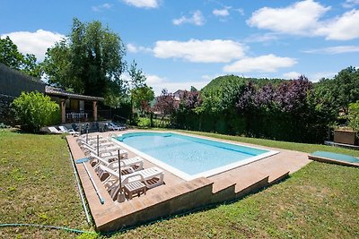 Ruhiges Ferienhaus in Sellano mit Pool