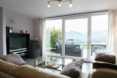 Luxuriöse Villa mit Pool in Stavelot