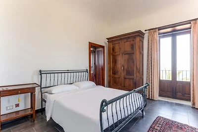 Ferienhaus in Ficarra mit Garten