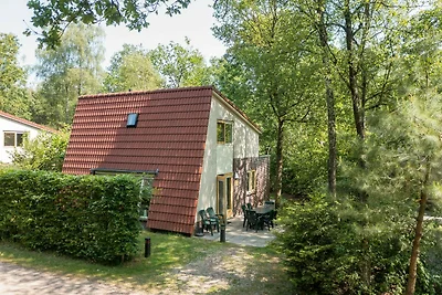Freistehende Waldvilla mit Spülmaschine in de...