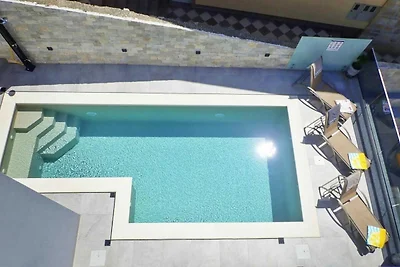 Ferienhaus SOLE in Maslenica mit Pool