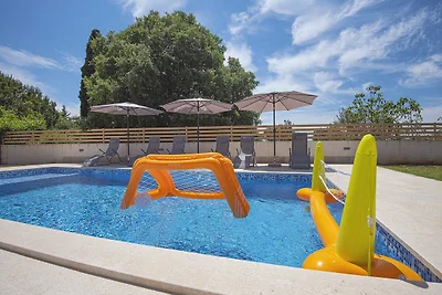 Eingeschossige Villa mit privatem Pool