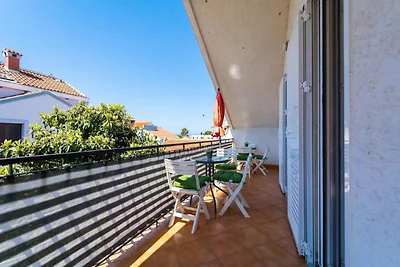 Apartment mit Balkon