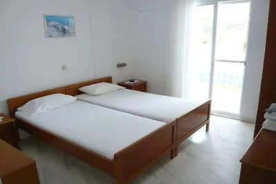 Wohnung in Sarti mit Schwimmbecken