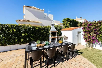 Villa in Galé mit Pool nahe São Lourenço