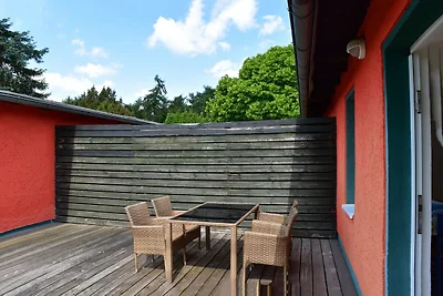 Vakantiehuis met groot terras aan het water