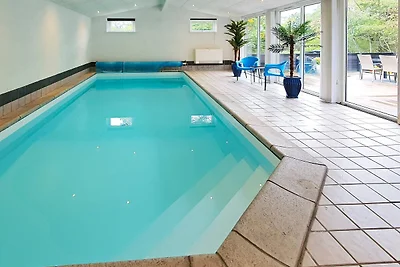 10 persone case ad Hadsund