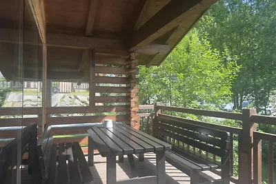 Chalet-Refugium mit Sauna in Wald