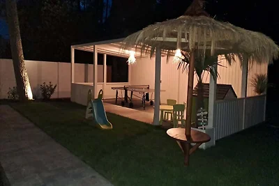 Komfortable Häuser mit Terrassen, in...