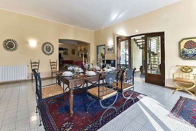 Malerische Privatvilla mit Pool