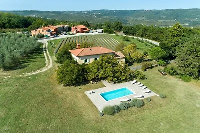 Villa in Vizinada mit Schwimmbecken