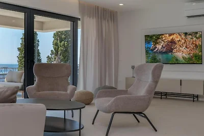 Lux Villa Mariva - Five bedroom Villa with...