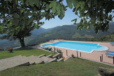 Schönes Ferienhaus in Apecchio mit Pool
