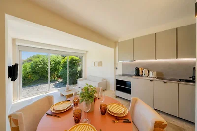 Modern huis met airconditioning, zwembad, 1 s...