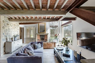 Villa a Orentano con Piscina Privata