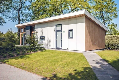 Gemütliche Villa mit transparentem Kamin