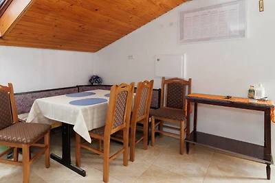 Classic and Trendy Apartment with Terrace - T...
