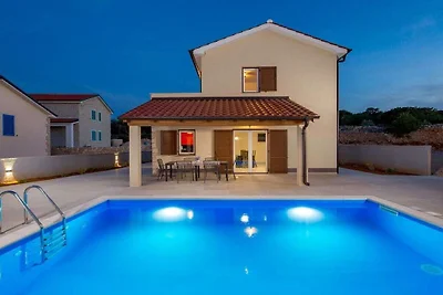 Villa in Vrbnik mit Schwimmbecken