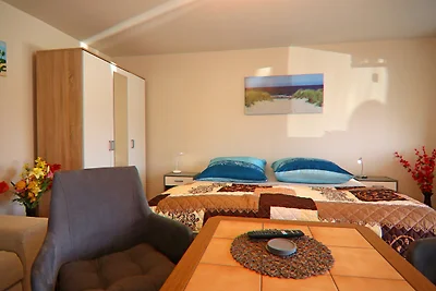 Moderne Ferienwohnung mit Grill en Raków