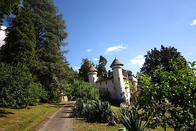 Accogliente castello con piscina