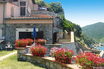 Wohnung in Rio nell Elba mit Garten