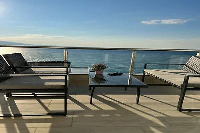 Apartment in Saranda with Sea Views