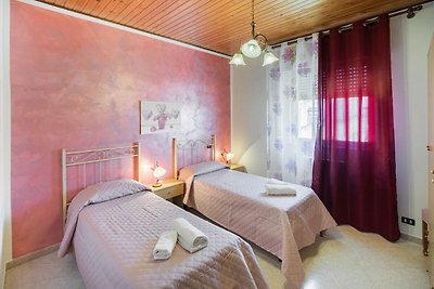 Bright Apartment in Campofelice di Roccella n...