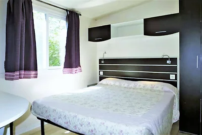 Piacevole casa mobile con piscina