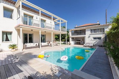 Verleidelijke villa in Juan-les-Pins vlakbij ...