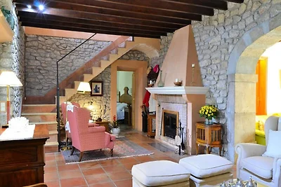 Villa in Binissalem mit Pool und Weinbergen