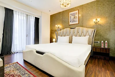Eleganza di lusso a Magarpatta City Pune