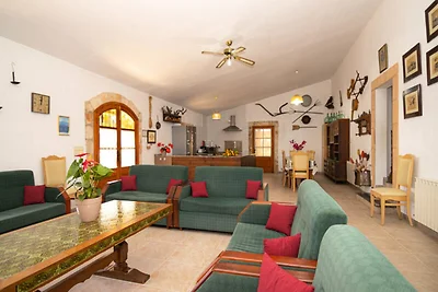 Villa in Llubà mit Pool und Tennisplatz