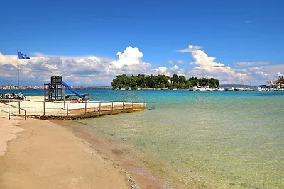 Appartamento Dalmazia a Preko con piscina