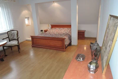 Ferienhaus mit umzהuntem Garten in Stepnica