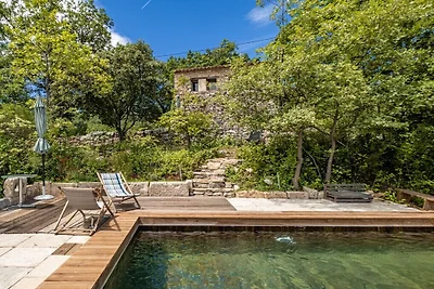 Ferienhaus in Saignon mit Schwimmbecken