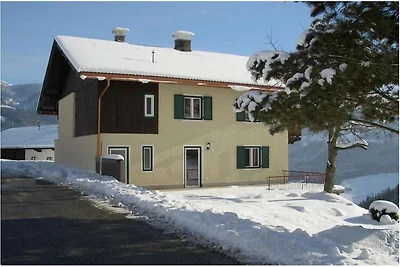 Chalet in Tirol met Sauna en Skibanen