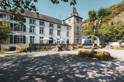 Schöne Wohnung 6, Schloss aus dem 16.