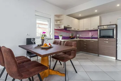 Wohnung in Fazana mit Schwimmbecken