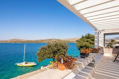 Villa in Grebaštica mit Schwimmbecken
