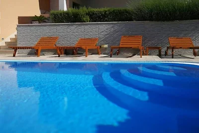 Ferienhaus in Makarska mit Schwimmbecken