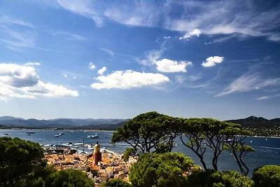 Chalet in der Nähe von Saint-Tropez mit Pool