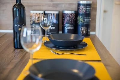 Apartment Velvet - Studio Apartment with Hot...